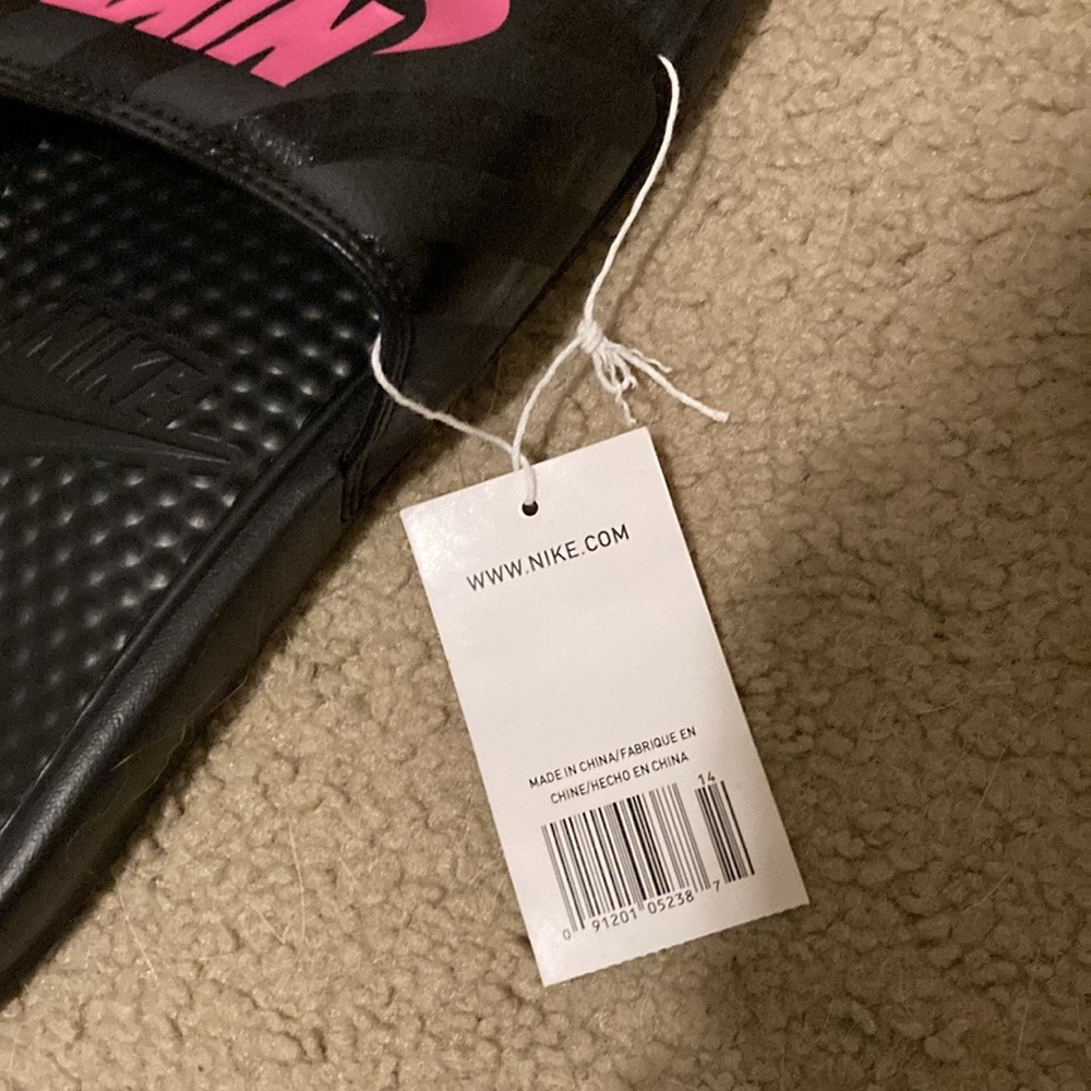 Nike Slides - Picture 2 of 3